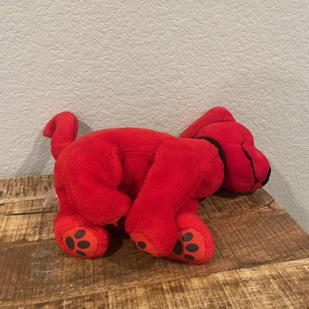 Clifford the Big Red Dog 12